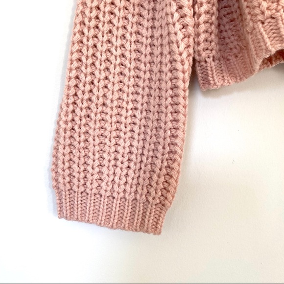 SOLD Francesca’s Blush Crop Cable Knit Sweater - Picture 6 of 8